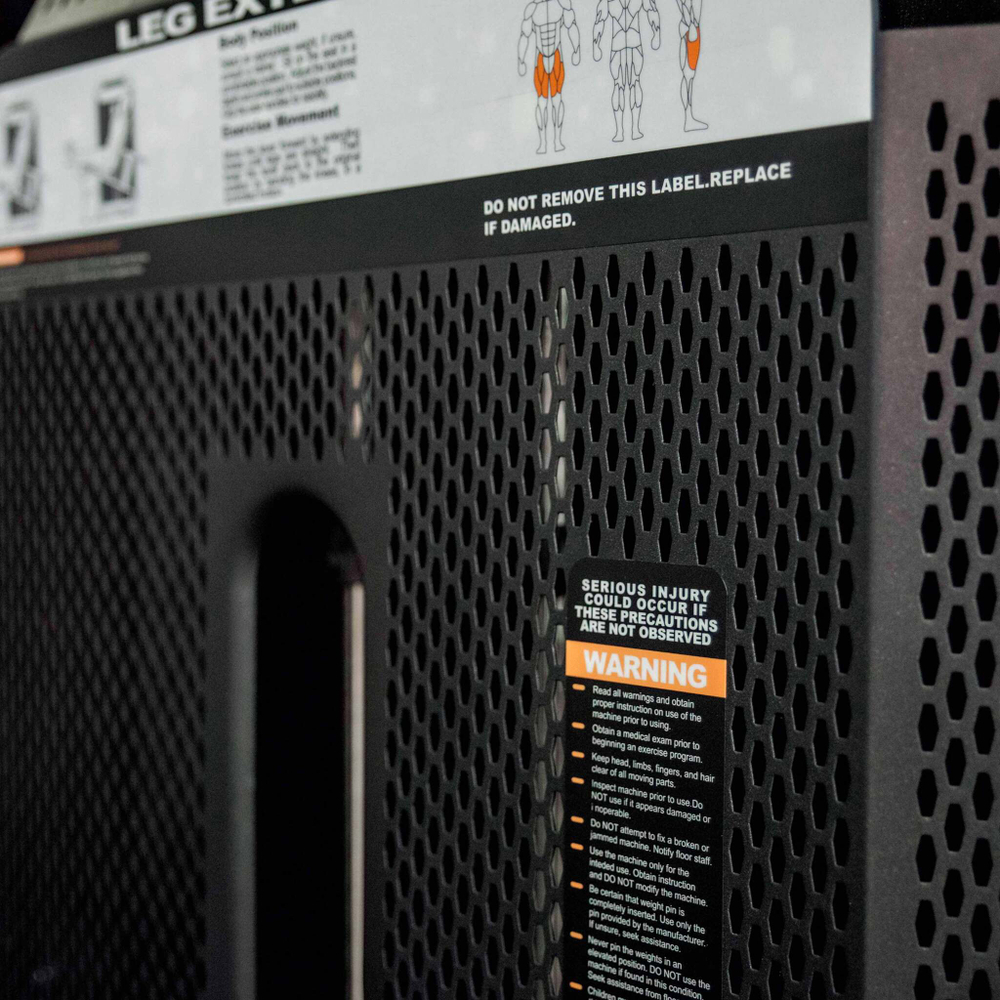 E7002 Разгибание ног сидя. Стек 135 кг