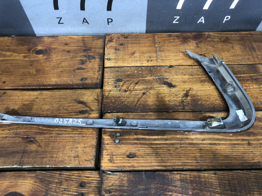 Молдинг переднего бампера правый Lada Vesta 15-22 Б/У Оригинал 8450008669