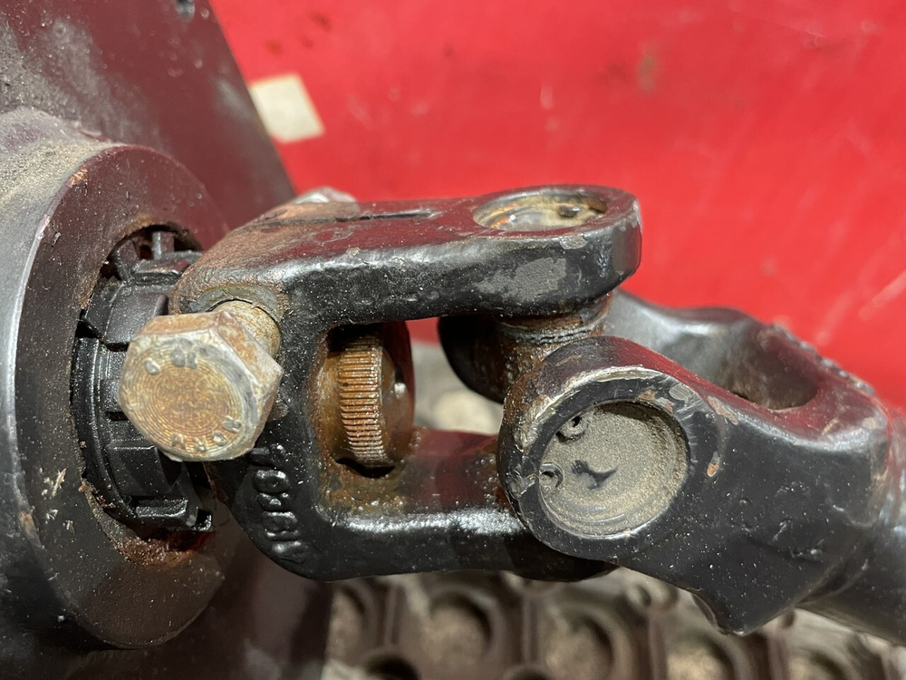 Кардан рулевой в сборе 2020г.