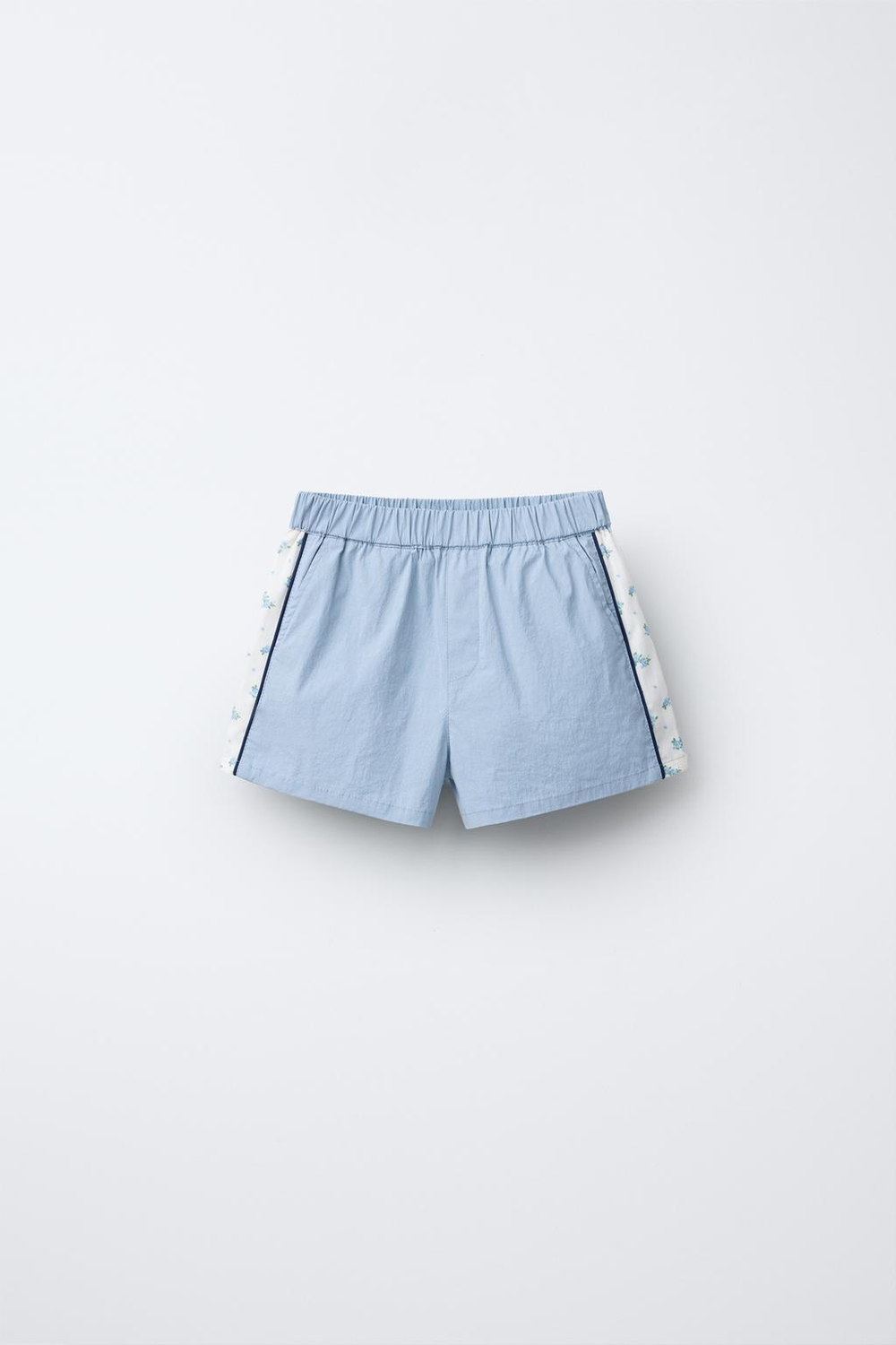 ZARA ШОРТЫ ИЗ ВЫСОКОТЕХНОЛОГИЧНОЙ ТКАНИ С КОНТРАСТНЫМ ЦВЕТОЧНЫМ ПРИНТОМ, ГОЛУБОЙ