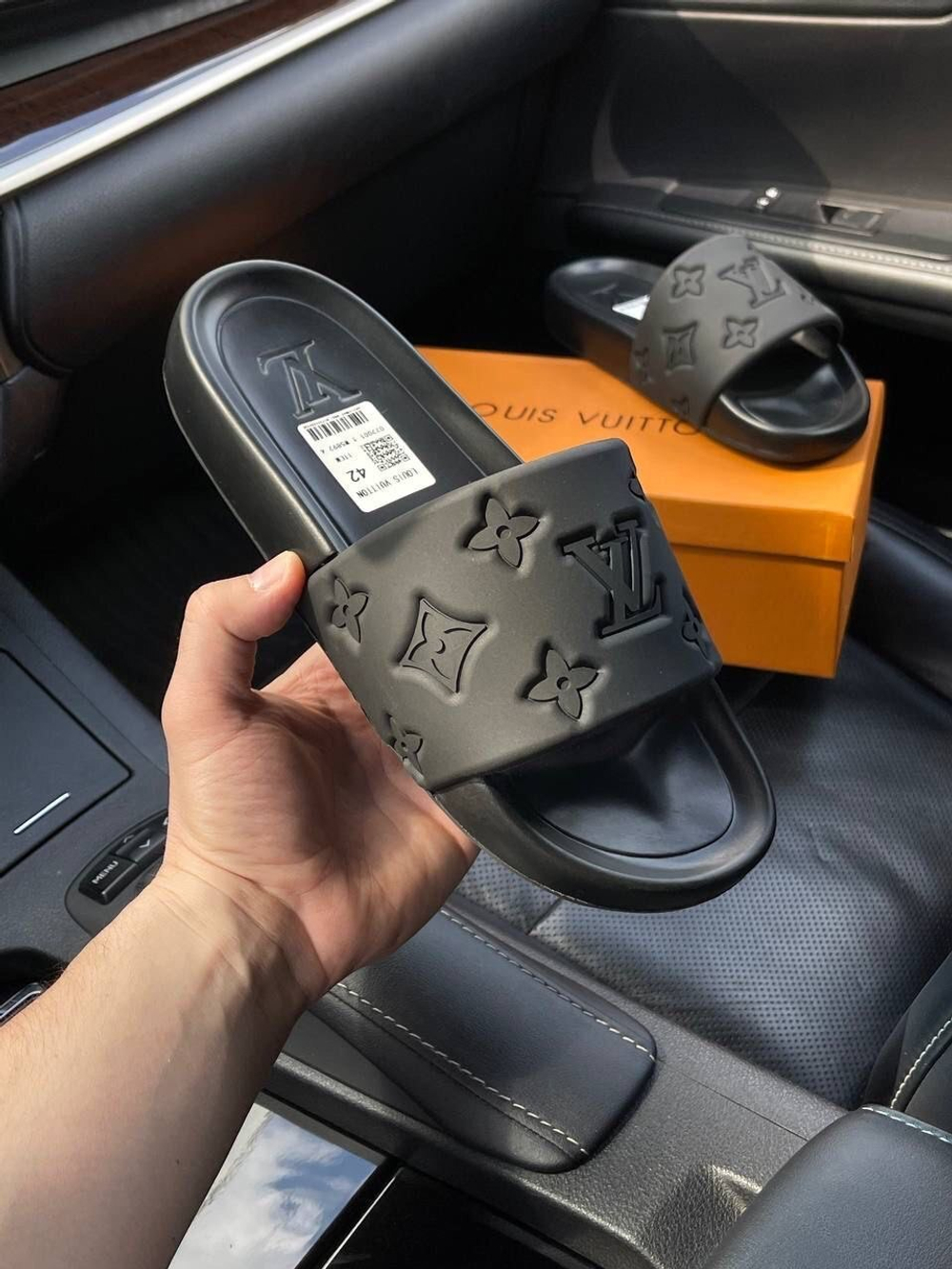 Шлепанцы Louis Vuitton