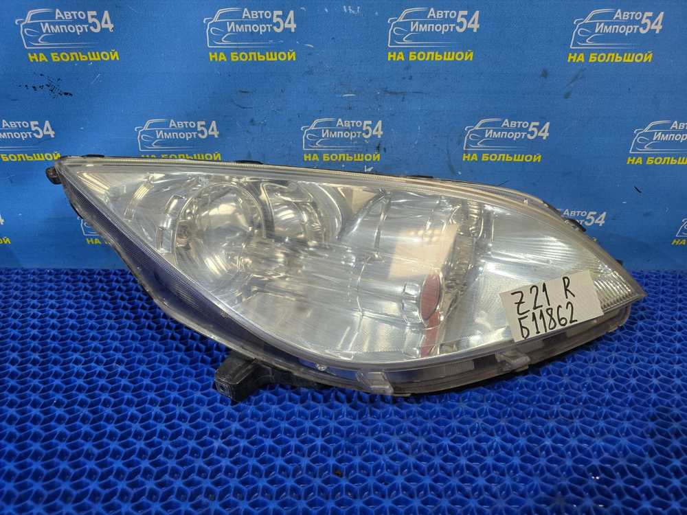 Фара передняя правая MITSUBISHI COLT 2002-2012