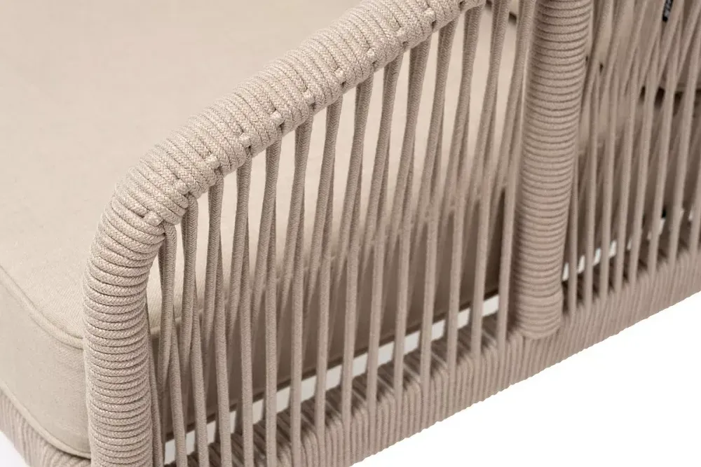 "Канны" диван 2-местный плетеный из роупа, каркас алюминий белый муар, роуп бежевый круглый, ткань бежевая 15052