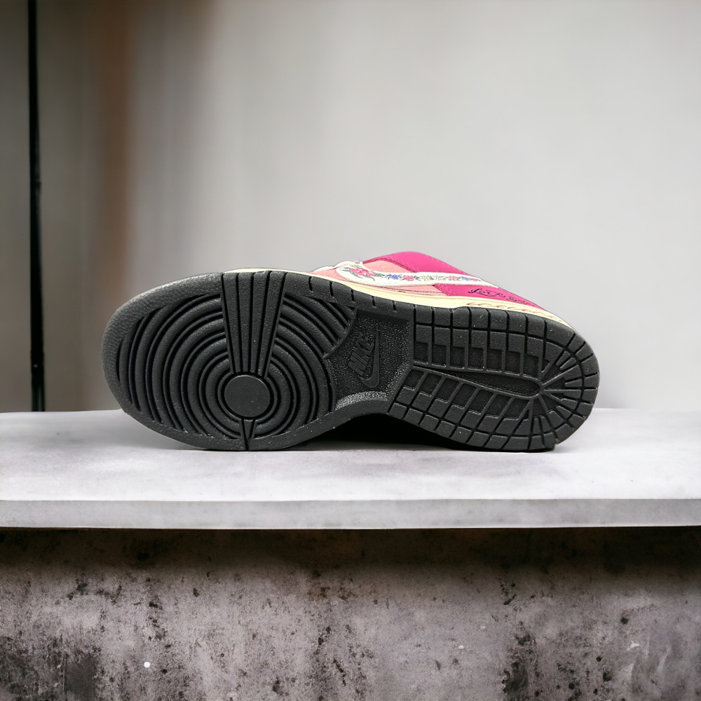 Nike SB Dunk Low • Barbie