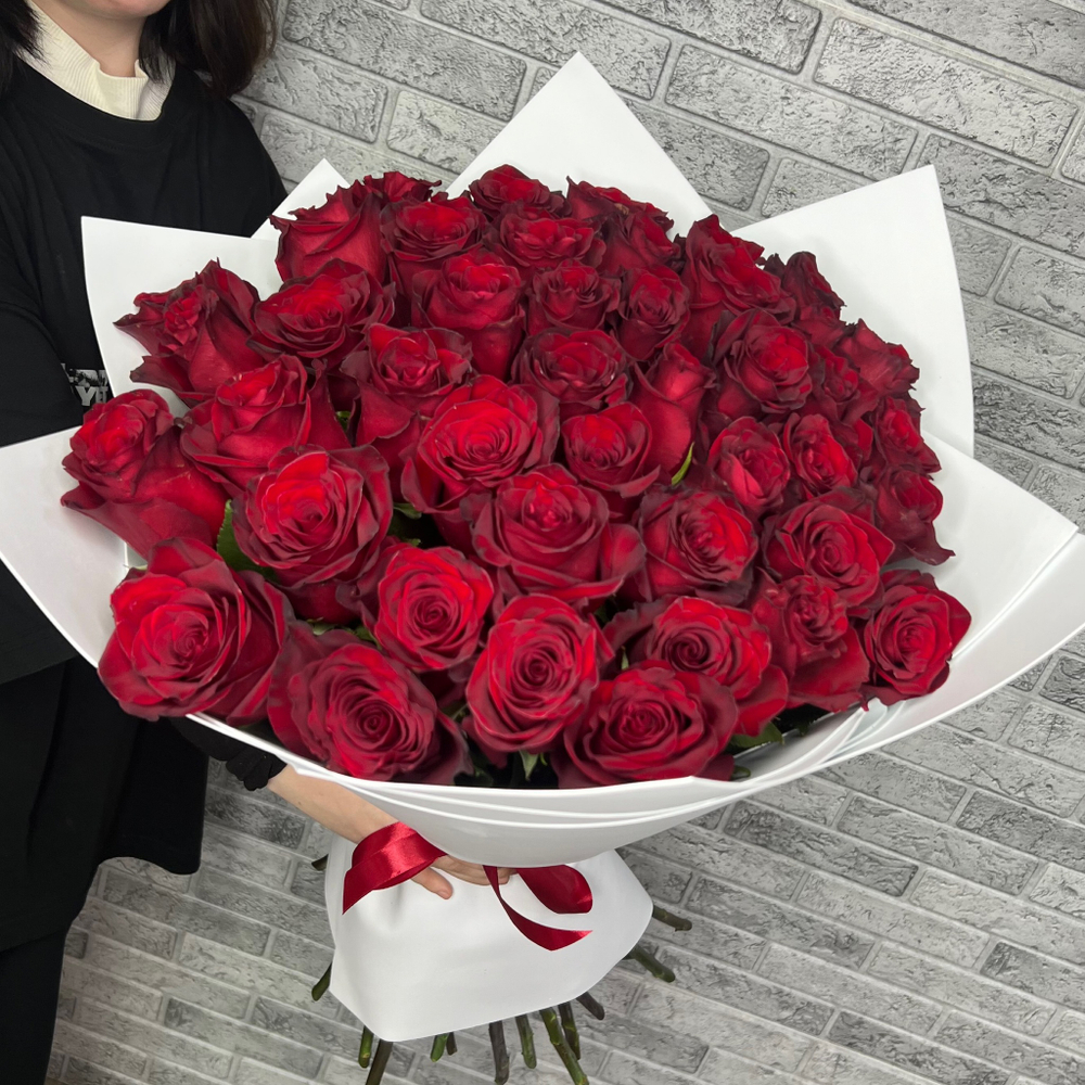 Букет из 45 бордовых роз