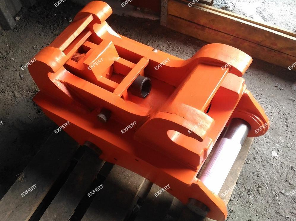 Квик-каплер на экскаватор-погрузчик Terex