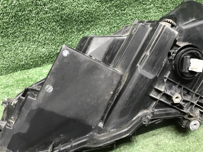 Фара правая Lexus LS 5 (2017-2021) LED