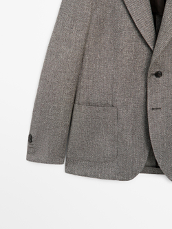 Massimo Dutti Приталенный блейзер из смесовой льняной ткани в елочку, серый меланж