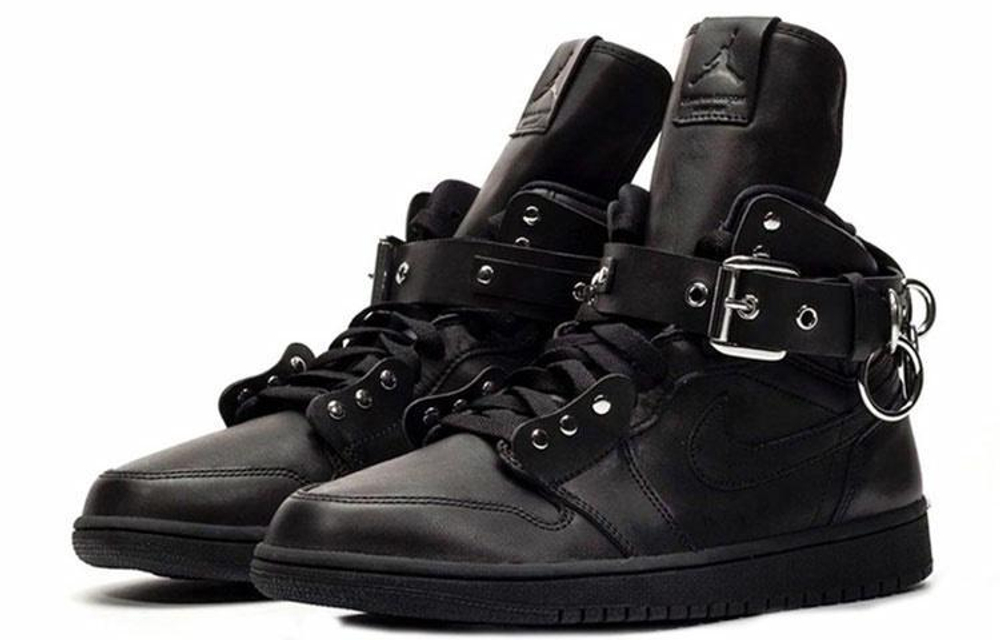 Кроссовки Comme Des Garcons Shirt X Jordan Air Jordan 1 Homme Plus