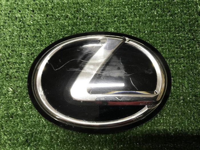 Эмблема решетки радиатора Lexus RX 4 (2019-2022)