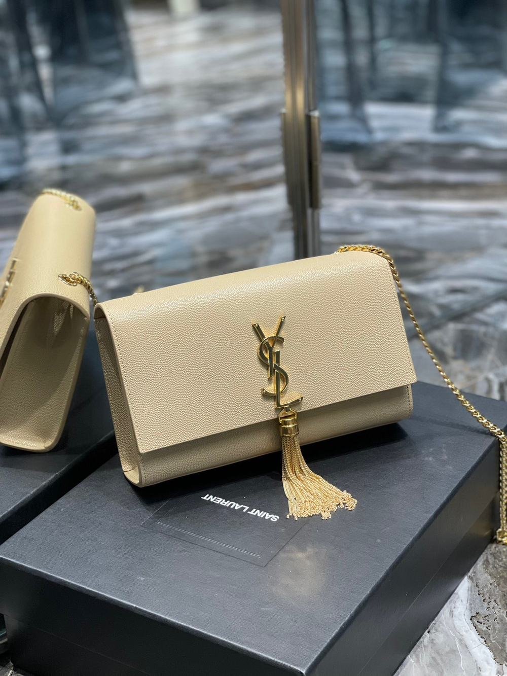 Saint Laurent Kate Medium Bag 24 cm