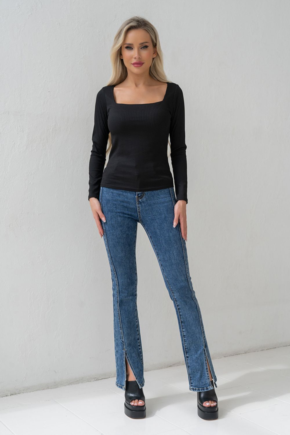 Лонгслив с вырезом каре (черный) Б11-163 Nikol