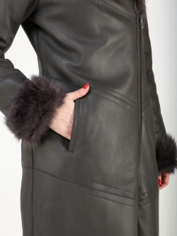 Дубленка зимняя натуральная с капюшоном длинная