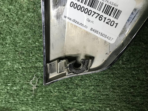 Молдинг фары правый Toyota Land Cruiser 200 15-21