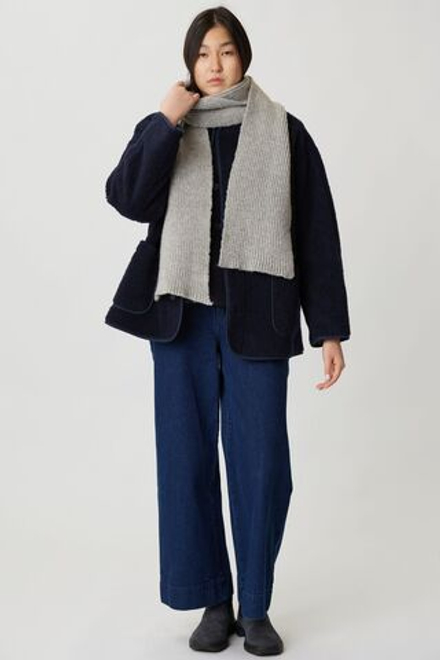 Шарф из шерсти светло-серого цвета