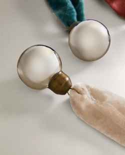 ZARA HOME НАБОР МАЛЕНЬКИХ ЕЛОЧНЫХ ШАРОВ С БАНТАМИ (6 ШТ.), РАЗНОЦВЕТНЫЙ