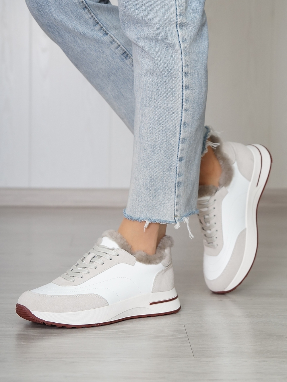 Кроссовки женские зимние