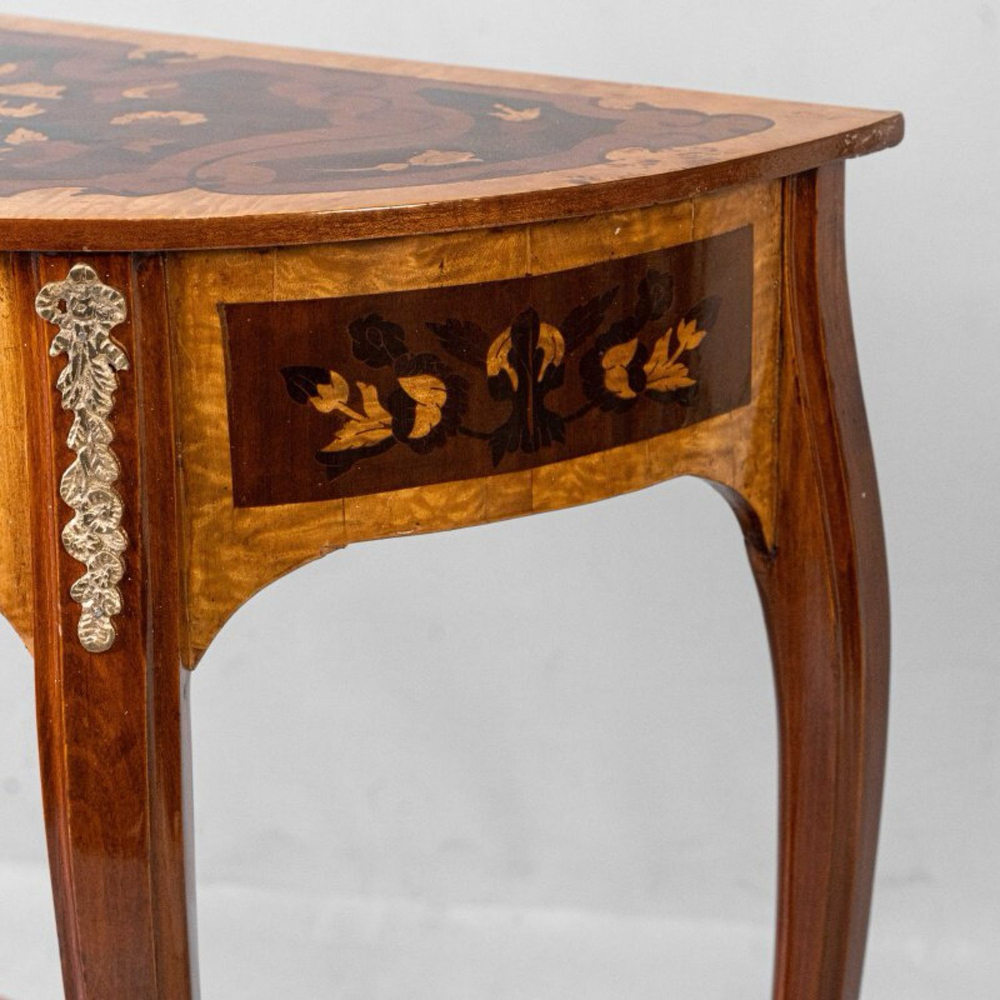 Парные комоды в дворцовом стиле