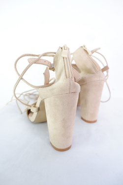 Босоножки светлые летние 39 размер