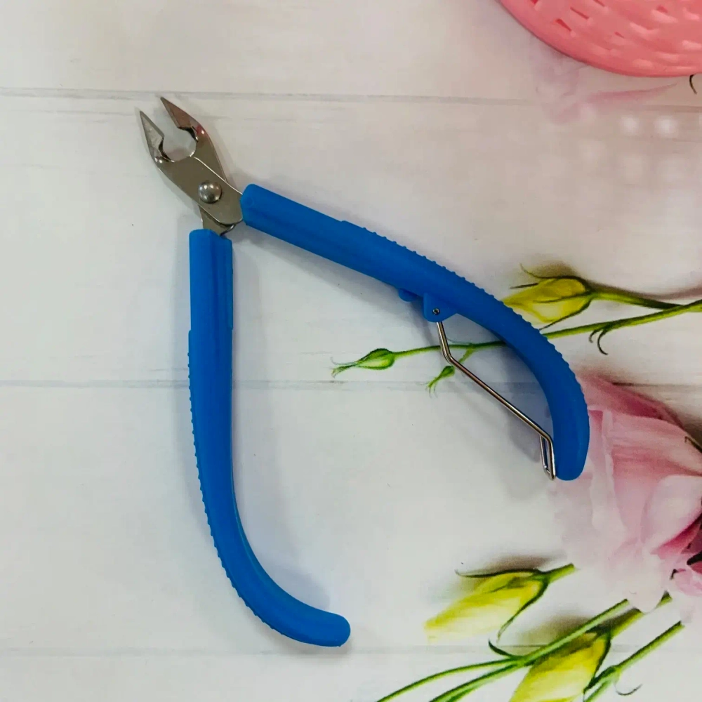 Кусачки для кутикулы, на блистере «Ultramarine», одна пружина, ручки пластик, цвет микс, на блистере,11см.