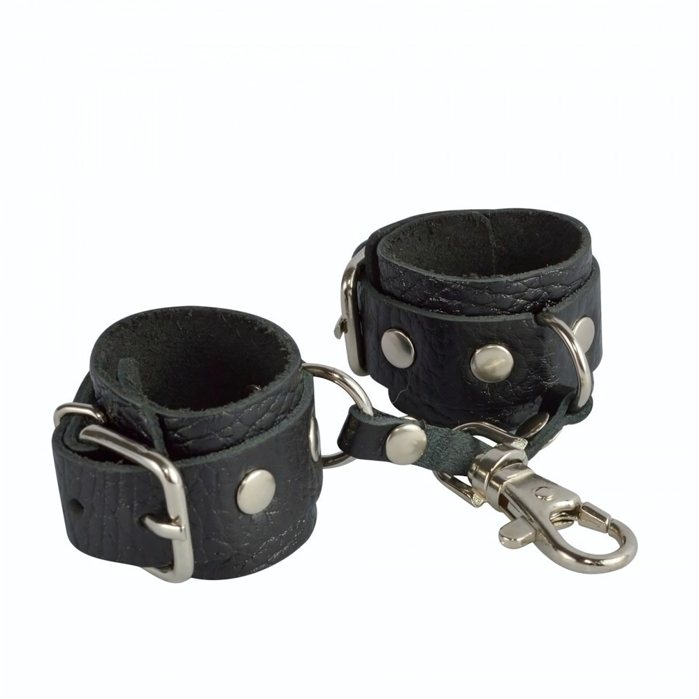Черный кожаный брелок в виде наручников (Цвет: черный)