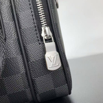Сумка-мессенджер Louis Vuitton