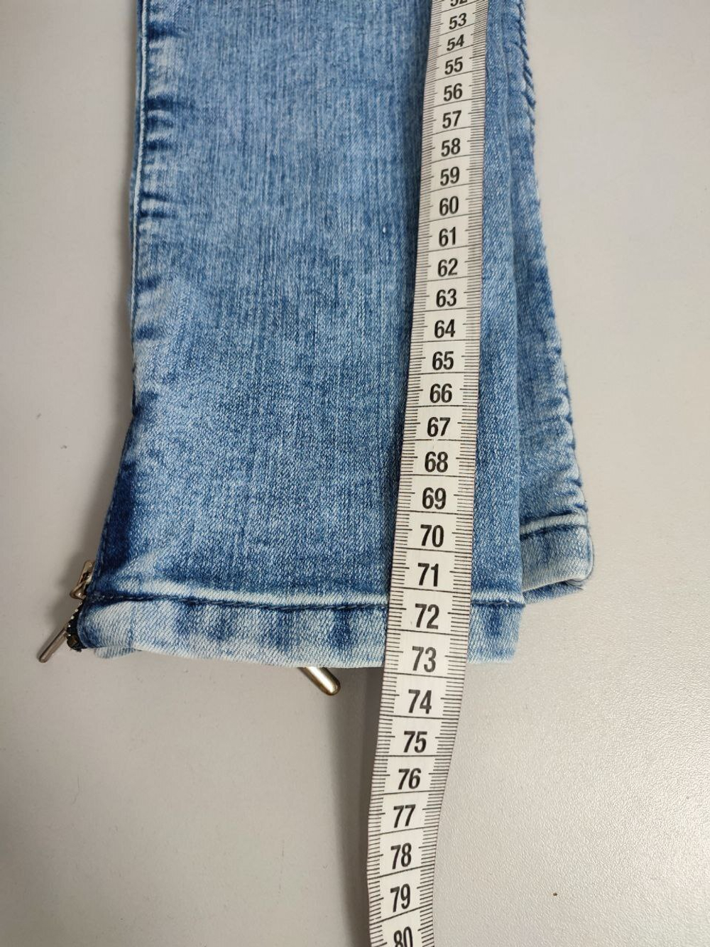 Джинсы Gloria Jeans с молниями 42 размер