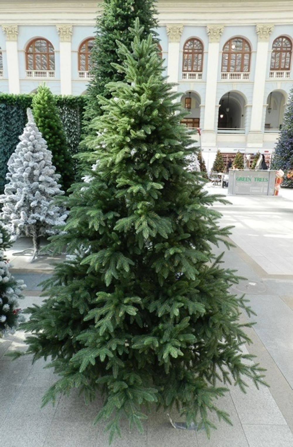 Елка с гирляндой встроенной «Престиж» (Литая хвоя) 2.7 м