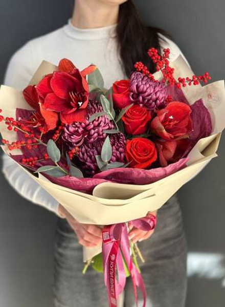 Авторский осенний букет с амариллисом и хризантемой