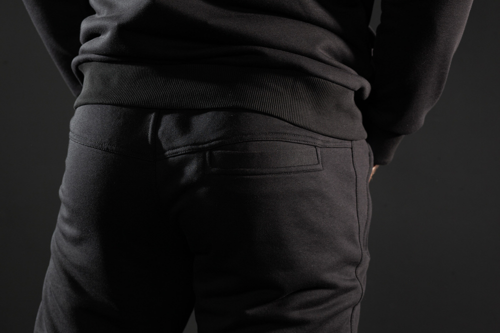 Спорт-брюки Варгградъ мужские чёрные "Сказки тёмной стороны" без начёса карманы на молнии