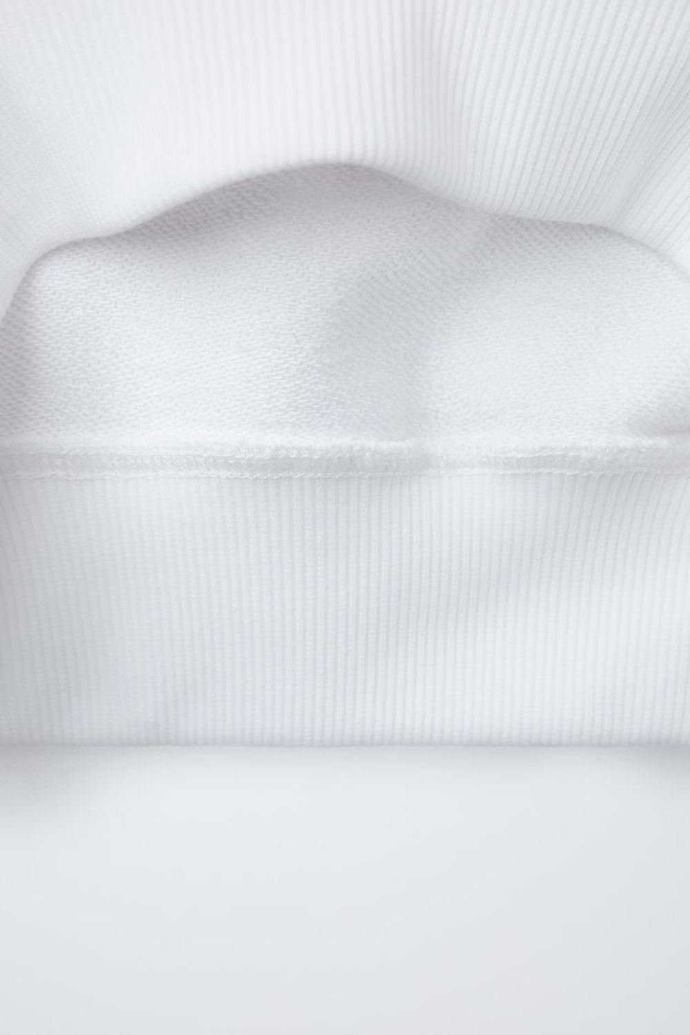 ZARA ХУДИ С ПРИНТОМ «ГРАФФИТИ», ЖЕЛТОВАТО-БЕЛЫЙ