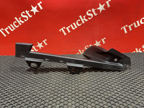 Накладка фары левая 2020г