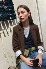 Блейзер с изогнутыми рукавами и узорчатыми манжетами - ZARA