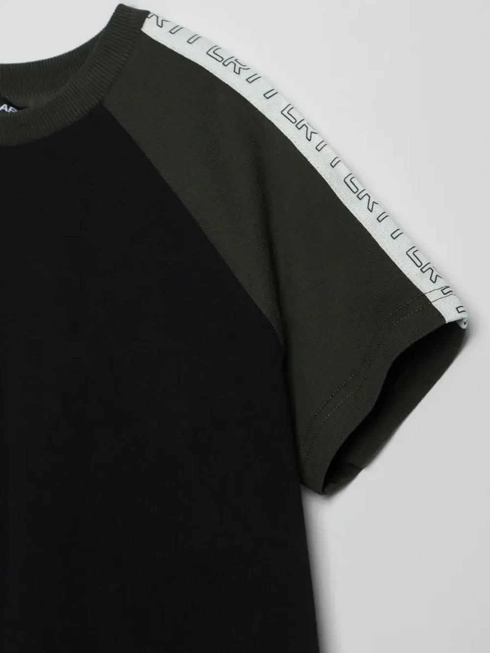 Спортивный костюм для мальчика на физкультуру