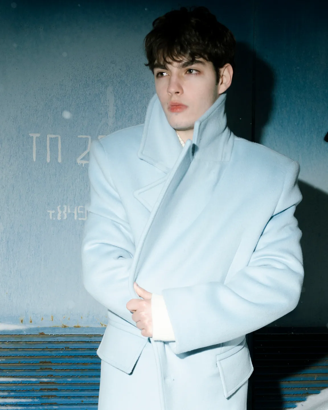 Голубое пальто 