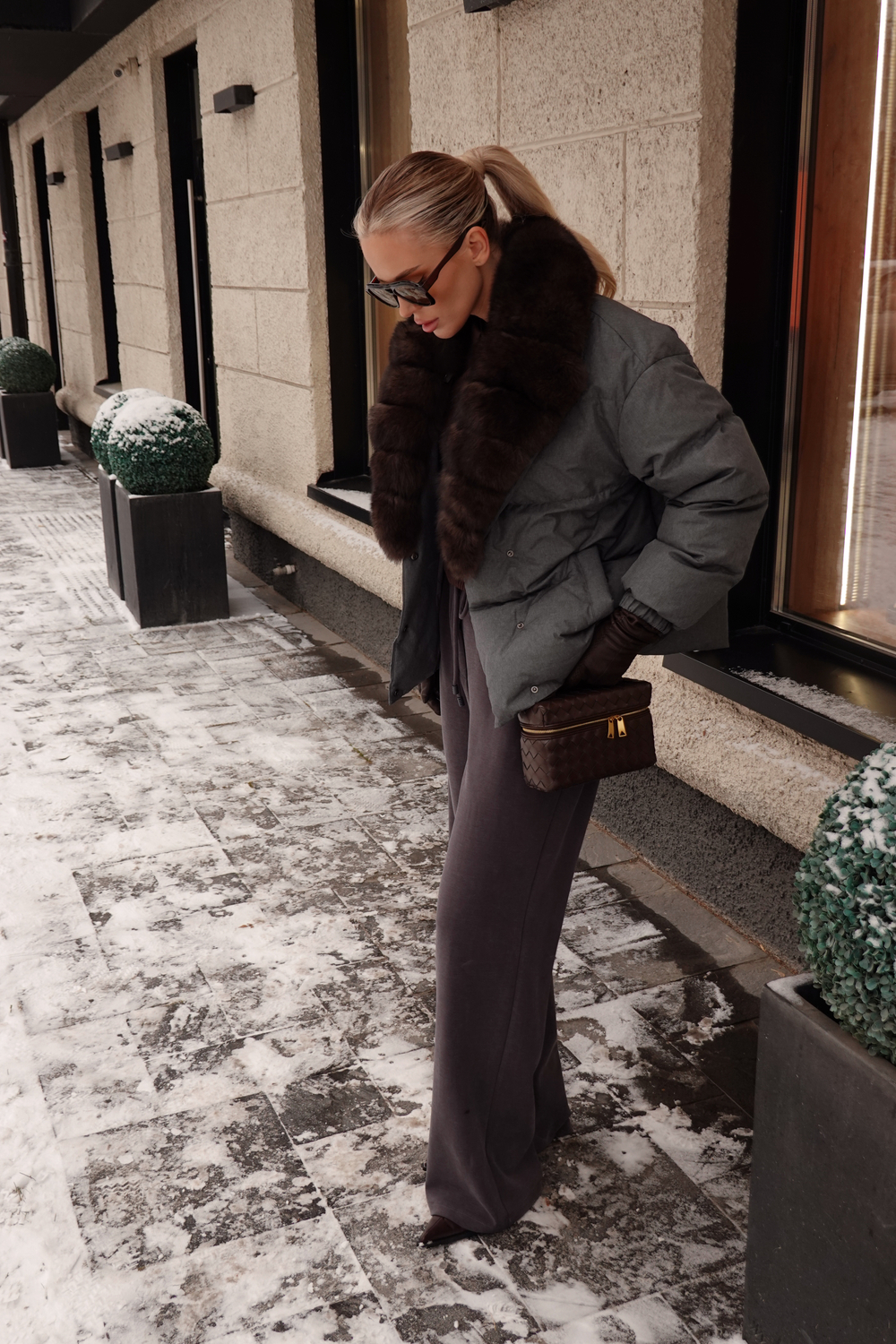 Пуховик из шерсти с английским воротником