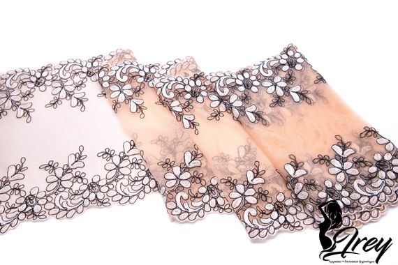 05-122 Вышивка на неэл. сетке 27 см, телесный/черный/белый