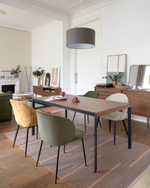 Стул Minna из зеленого бархата на стальных ножках с черной отделкой