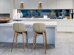 Барный стул Angel Cerda 4044, серая экокожа, орех