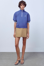 Поло на молнии с контрастными подвязами  васильковый