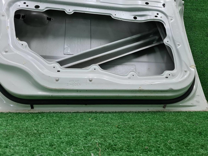 Дверь передняя левая Volvo XC70 2 (2007-2016)