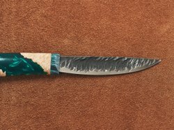 Якутский нож "Амга", сталь Х12МФ, рукоять стабилизированная карельская береза / акрил изумруд