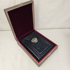 Ежедневник А5 «Герб РФ» №3 (съемная обложка из натуральной кожи) в футляре