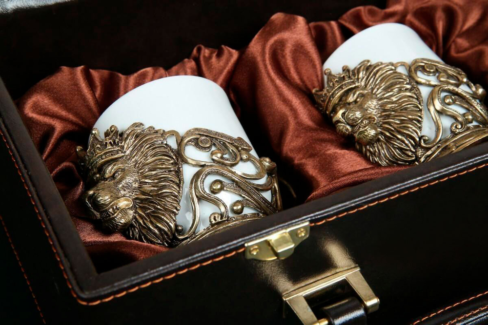 Набор чашек для кофе "Лев Vip" 2шт. в подарочном кейсе с художественным оформлением