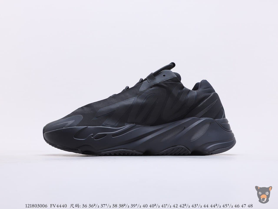 Кроссовки Yeezy Boost 700 MNVN "Triple Black"