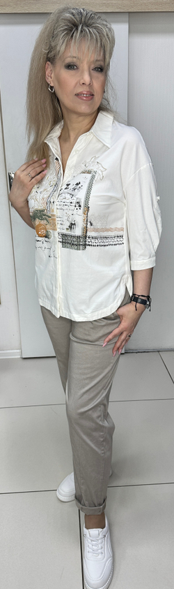 Блузон-рубашка в молочном цвете с принтом