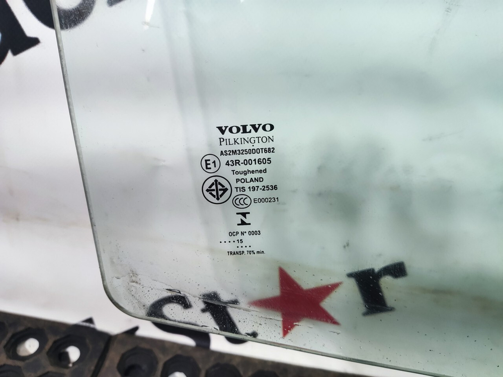 Стекло двери правой