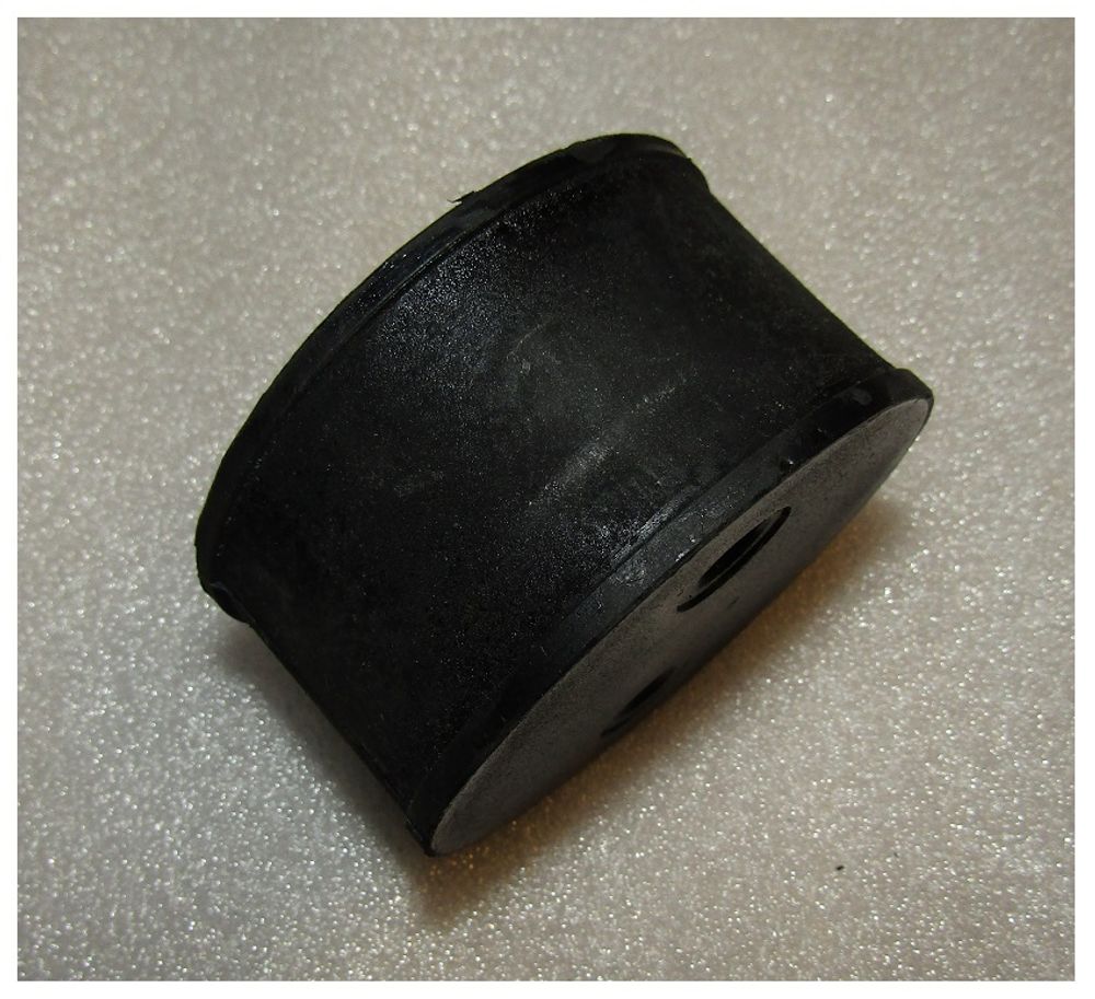 Амортизатор ручки (67х35,5х2D2 М10х19 и М8х12) MS120, ВП-15 (Handle stopper for MS-15,156005)