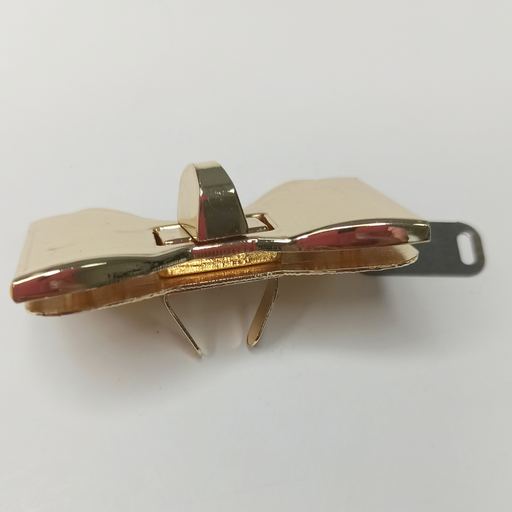 Замок вертушка на винтах 40*58 Золото