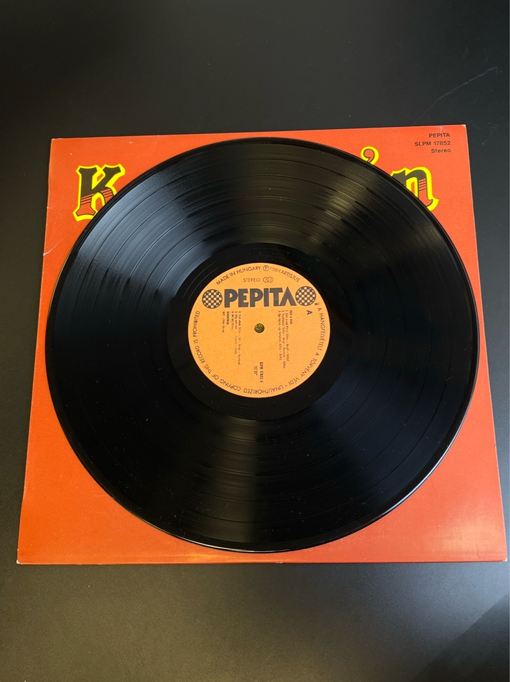 LP (prog-rock) Kormoran – Folk & Roll. Виниловая пластинка 12 дюймов. Венгрия 1984 год.